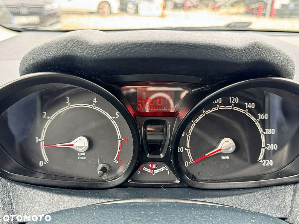 Ford Fiesta - 15