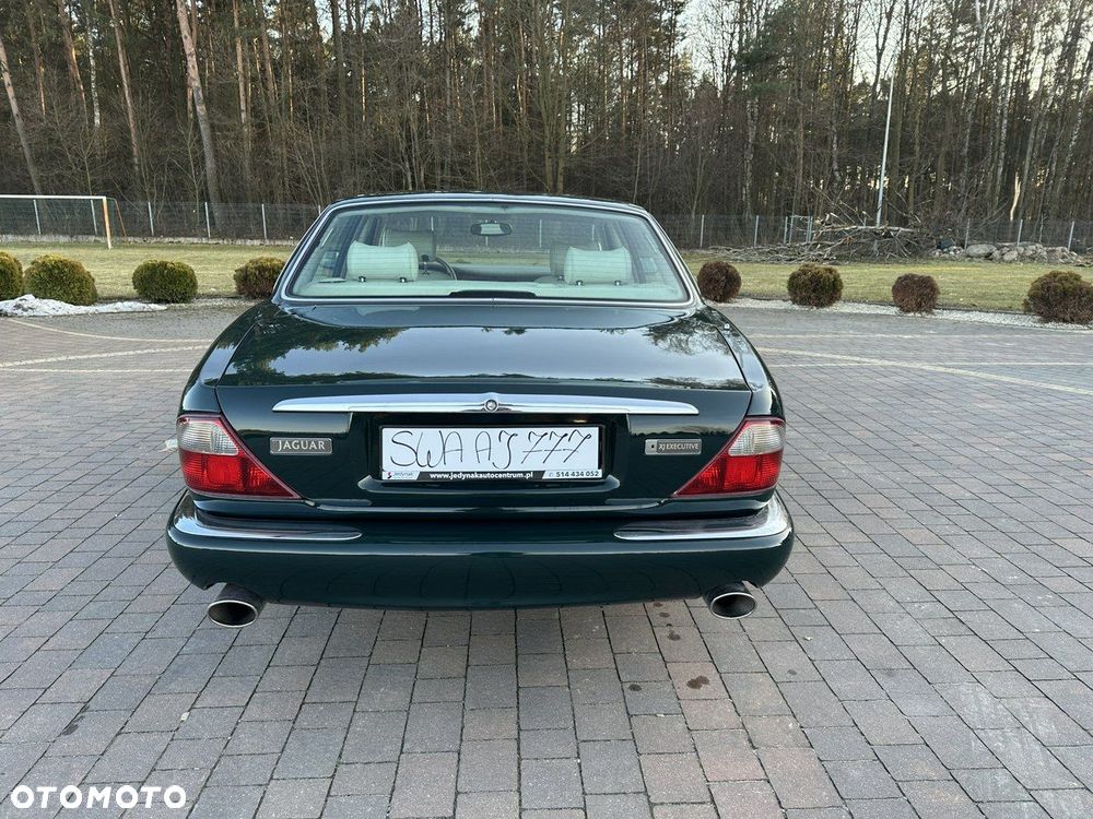 Jaguar XJ - 8