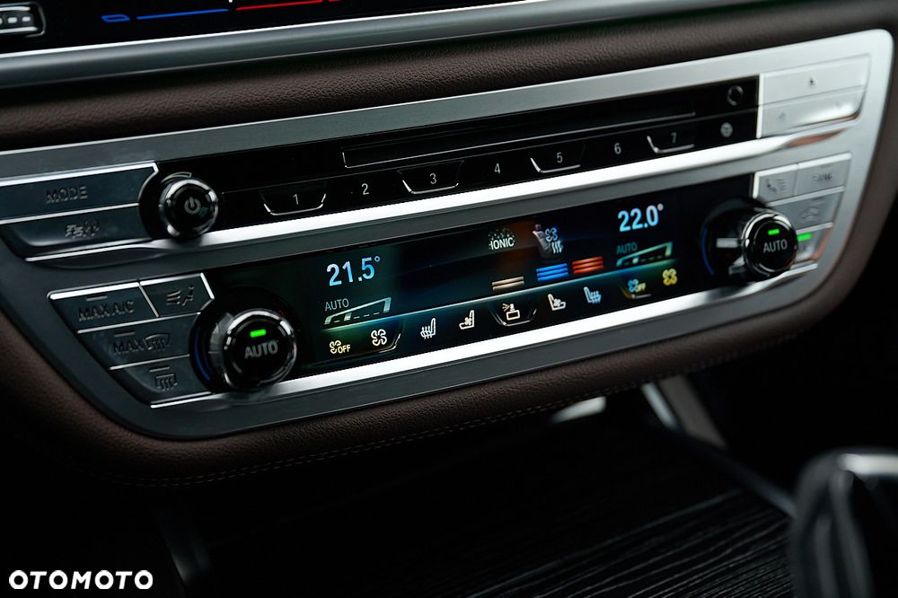 BMW Seria 7 740d xDrive - 23