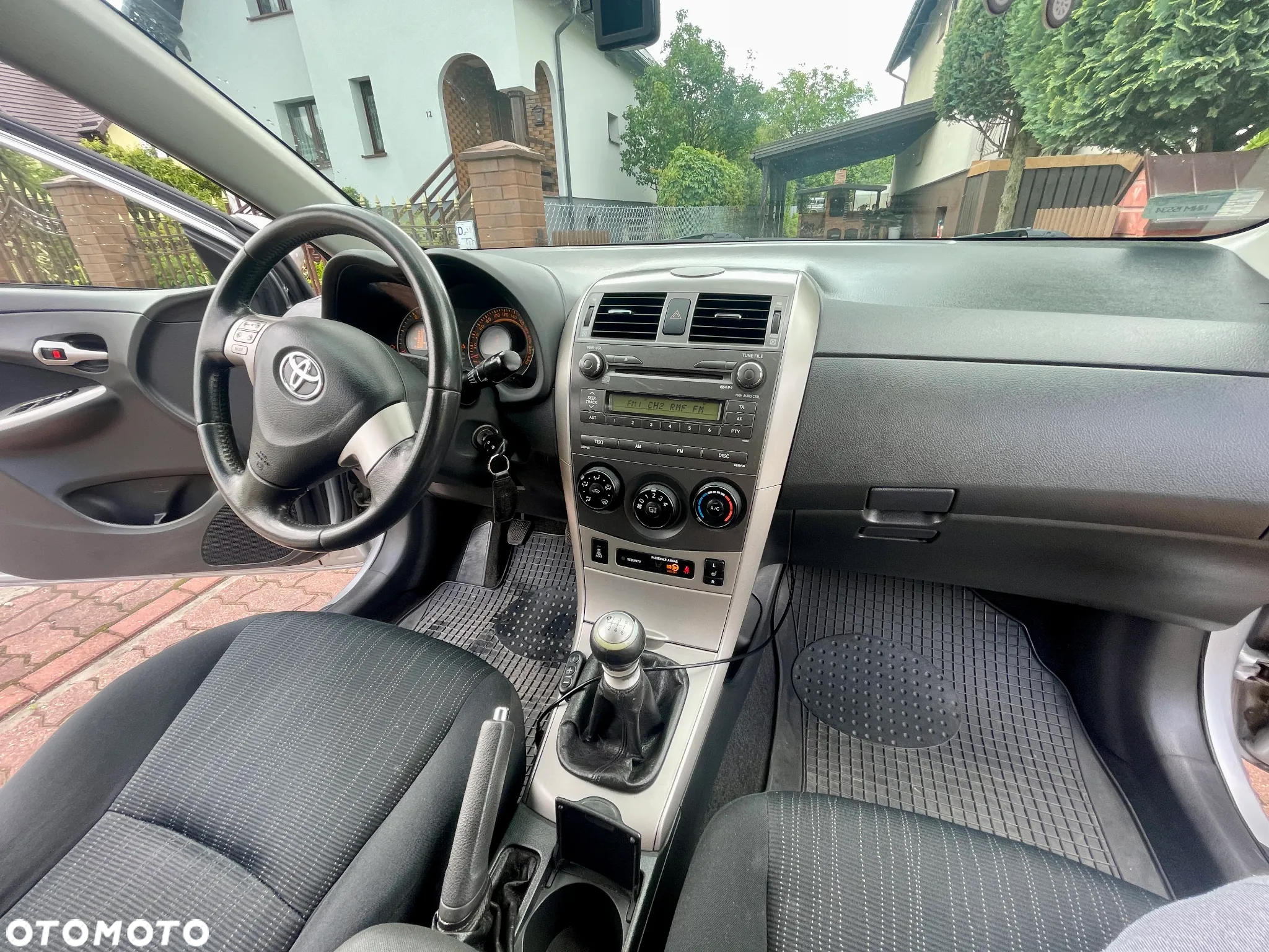 Toyota Corolla - 2