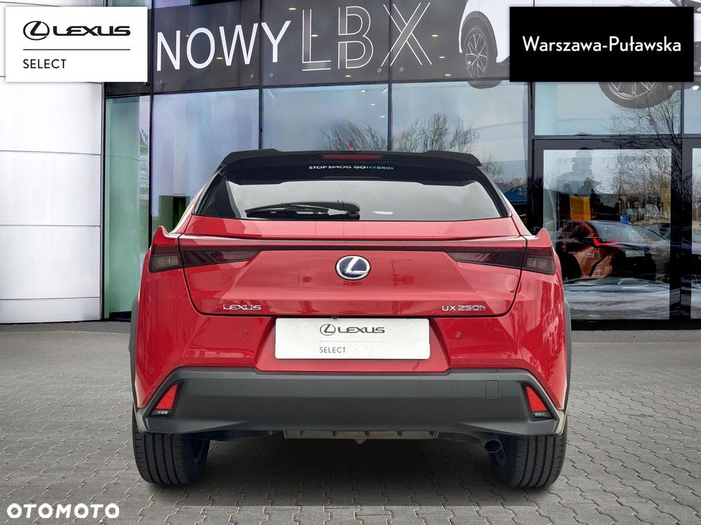 Lexus UX - 8