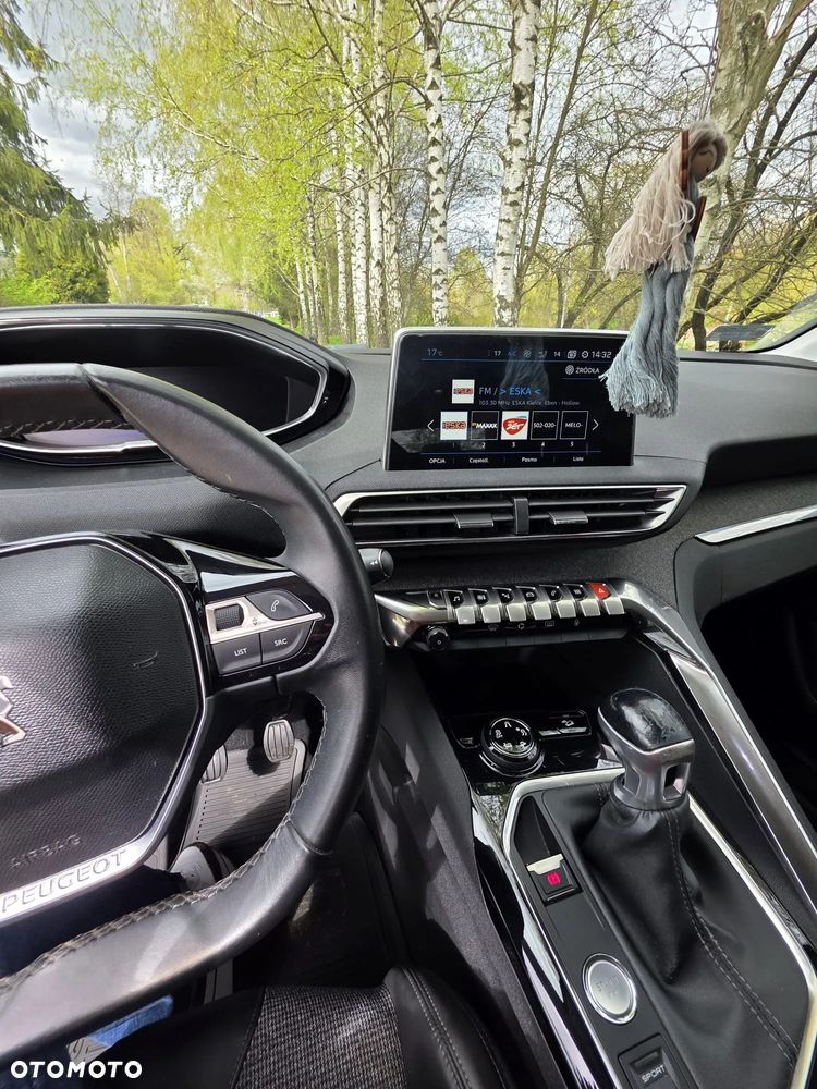Peugeot 3008 1.2 PureTech Allure S&S - 10