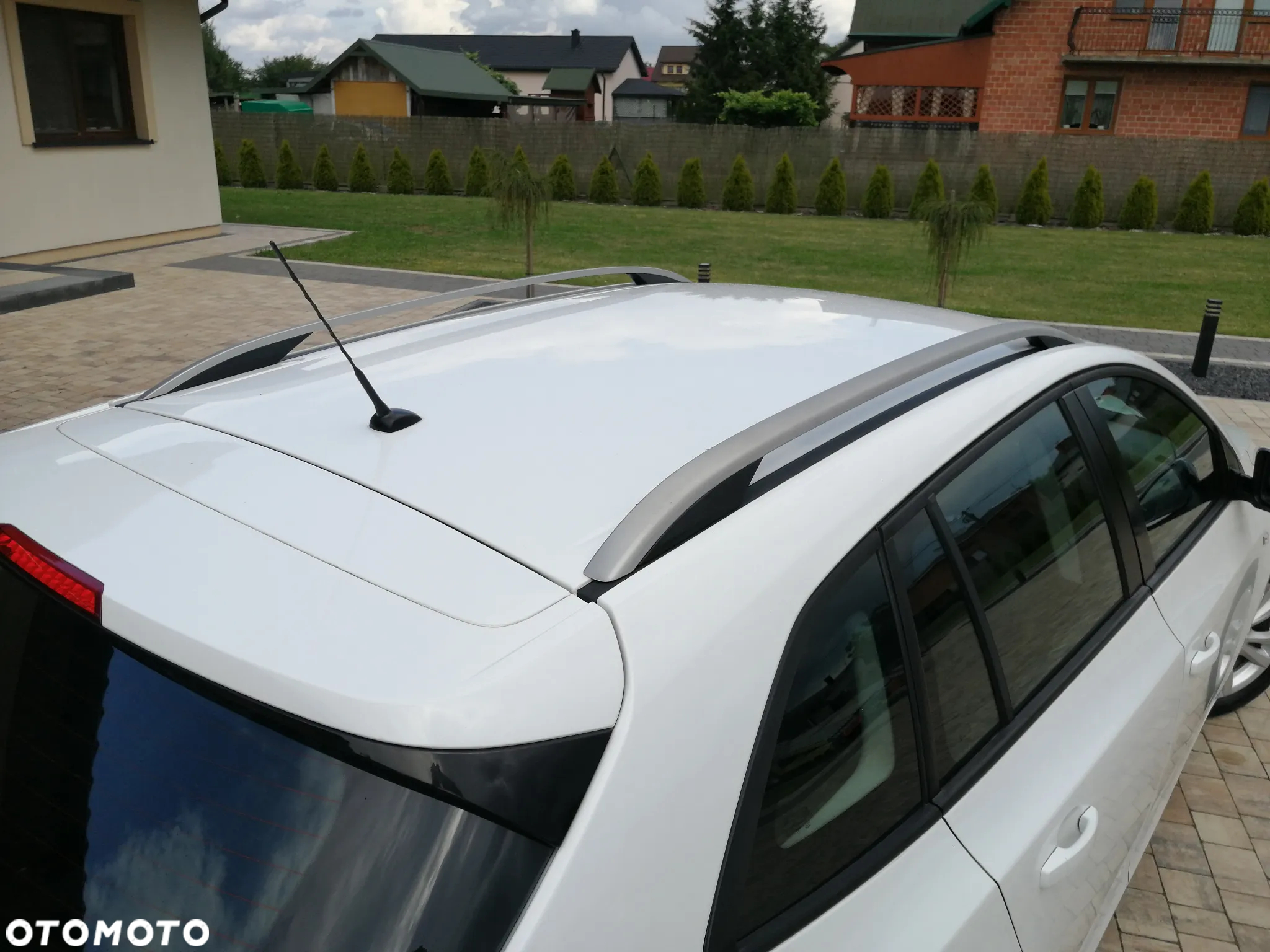 Chevrolet Cruze Station Wagon 1.6 LS - 36