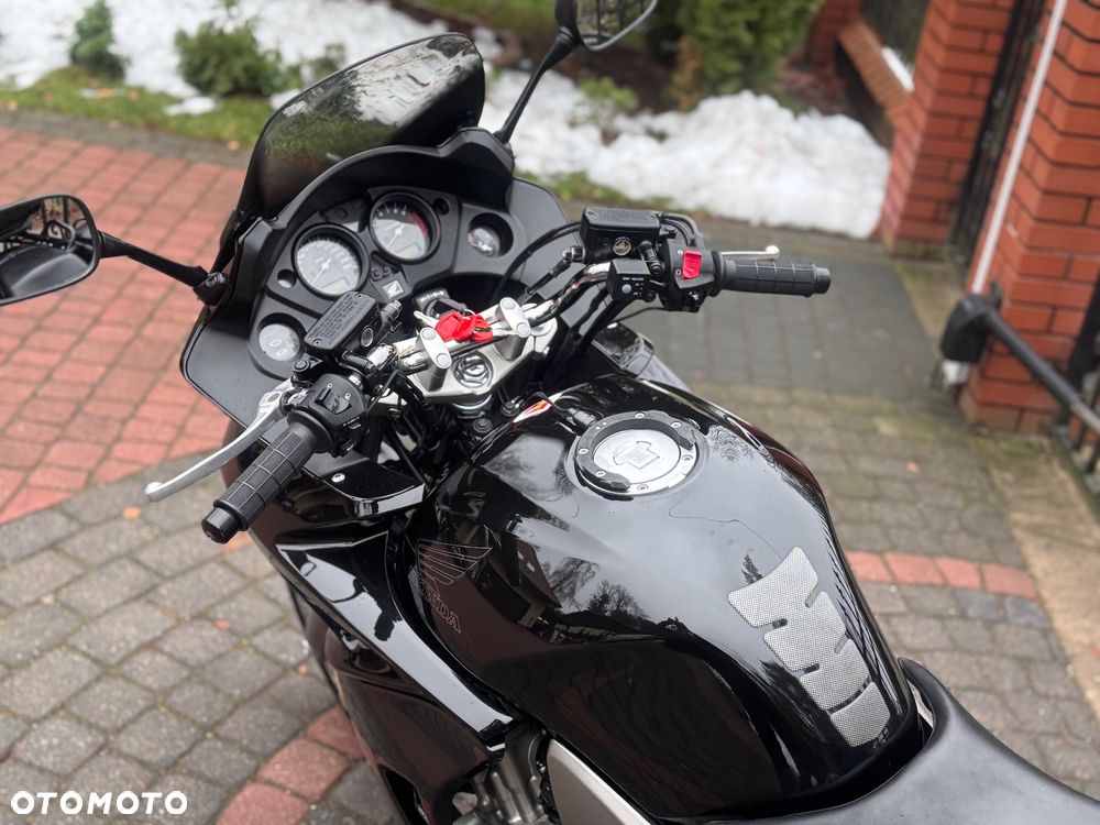 Honda CBF - 16