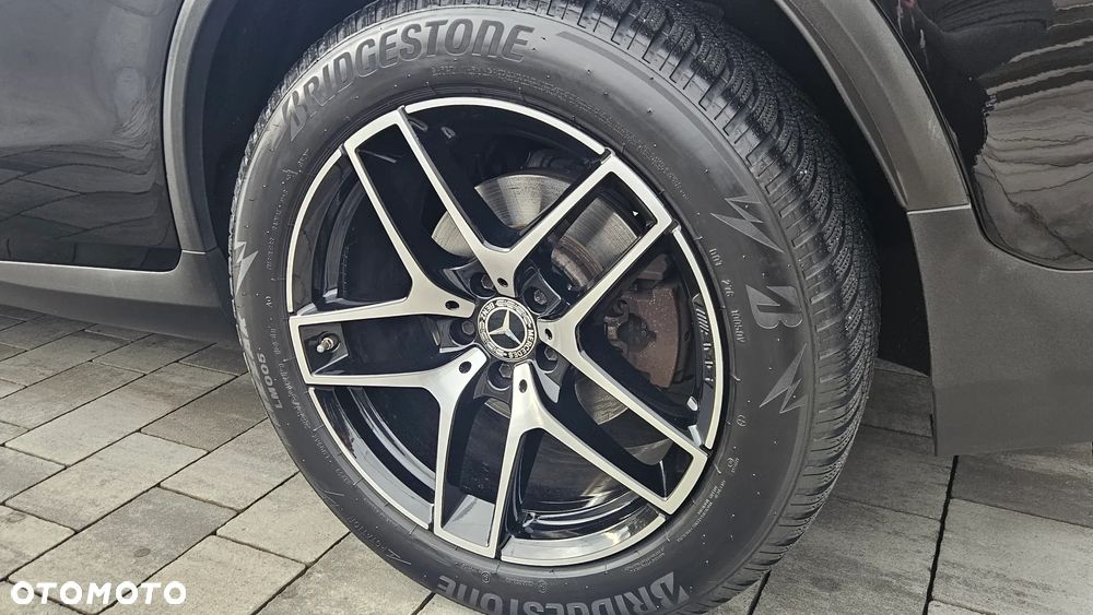 Mercedes-Benz GLC 250 4Matic 9G-TRONIC AMG Line - 15