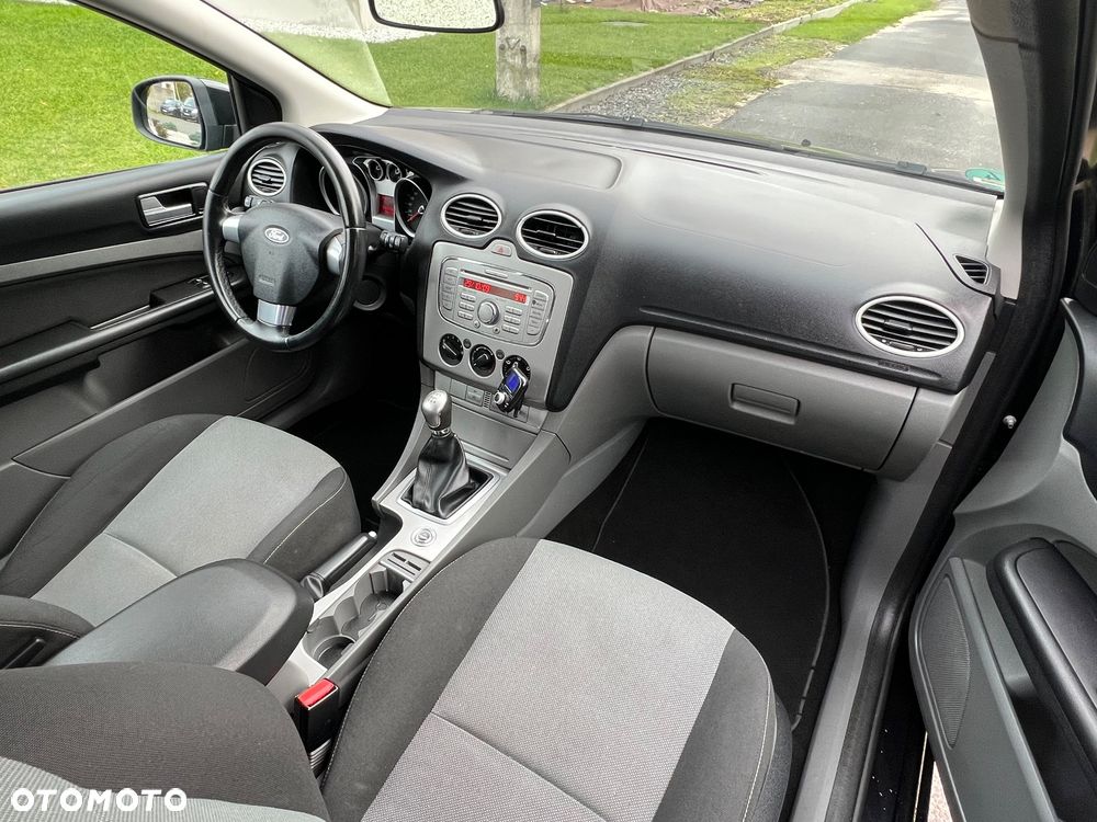 Ford Focus 1.6 16V Style+ - 25