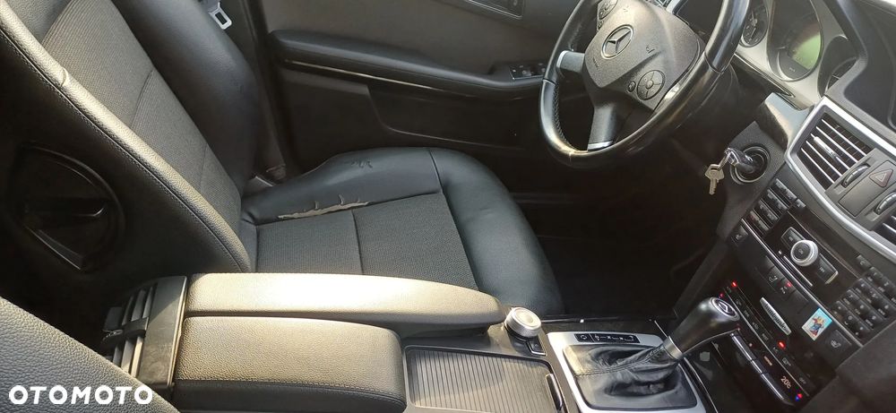 Mercedes-Benz Klasa E 220 CDI DPF BlueEFFICIENCY Automatik Avantgarde - 17
