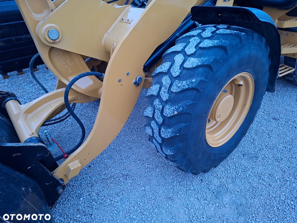 Caterpillar CAT 908 M - 16