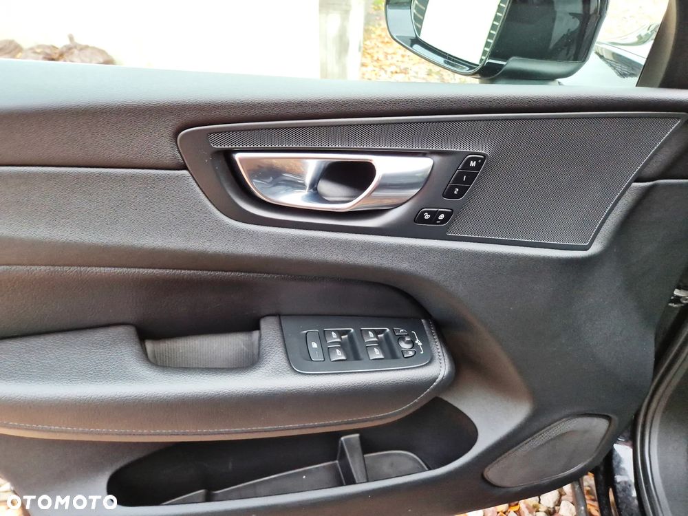 Volvo XC 60 B4 D Momentum Pro - 14