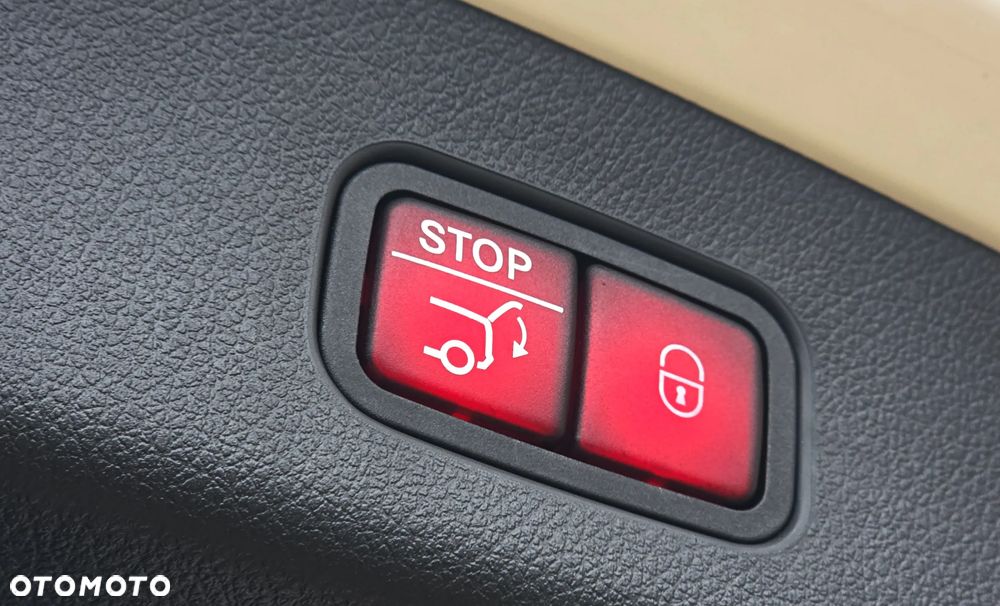 Mercedes-Benz GLC 300 d 4Matic 9G-TRONIC AMG Line Advanced - 39