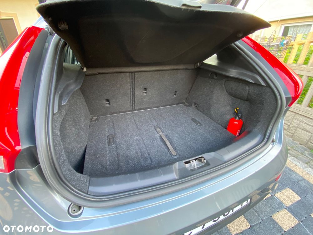 Volvo V40 D2 Momentum - 18