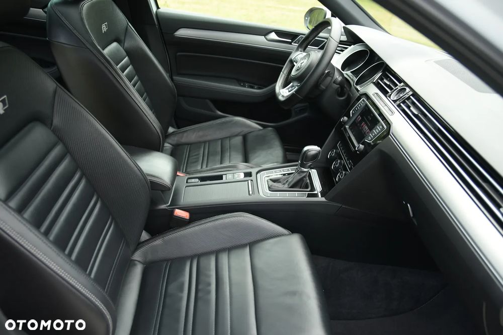 Volkswagen Passat - 19