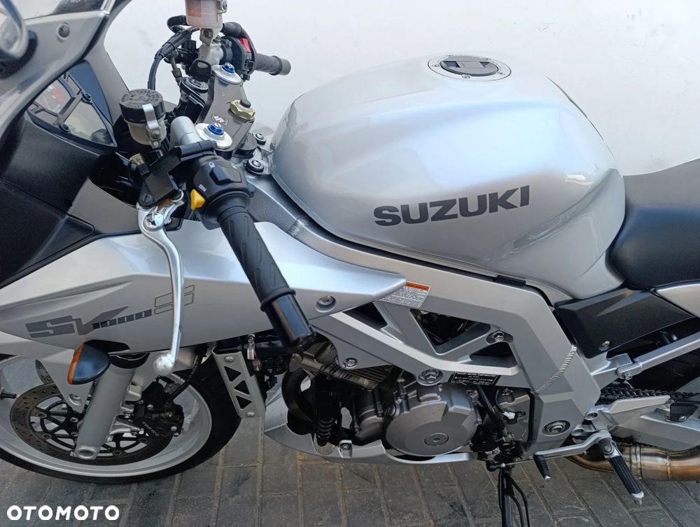 Suzuki SV - 12