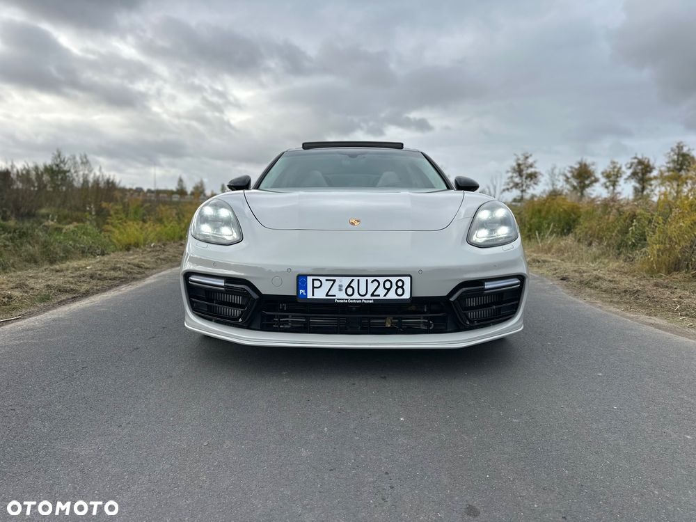 Porsche Panamera GTS - 4