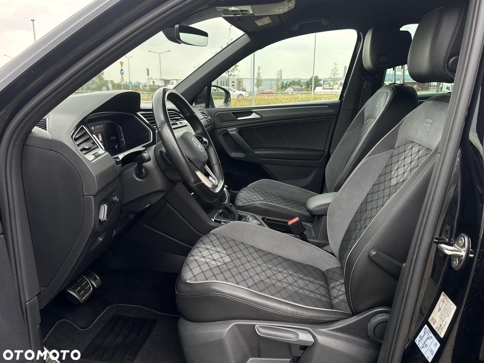 Volkswagen Tiguan 2.0 TDI SCR 4Mot R-Line DSG - 9