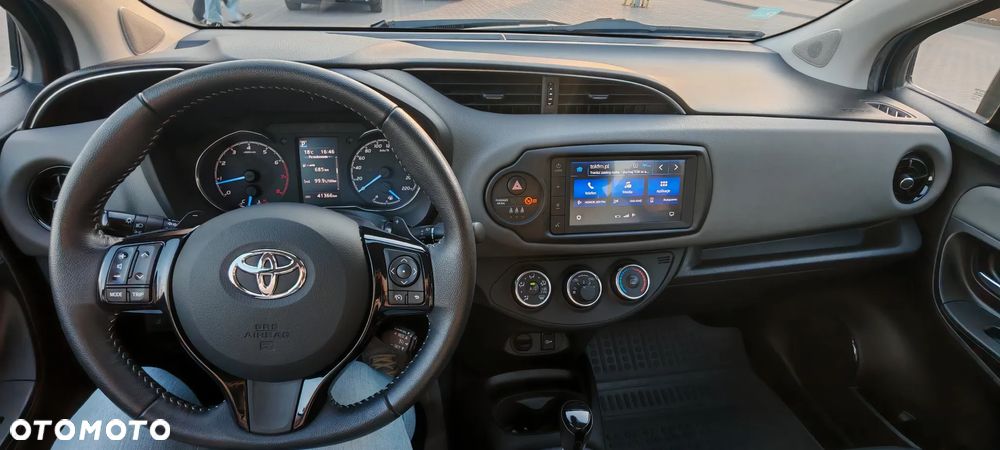 Toyota Yaris 1.5 Premium CVT - 6