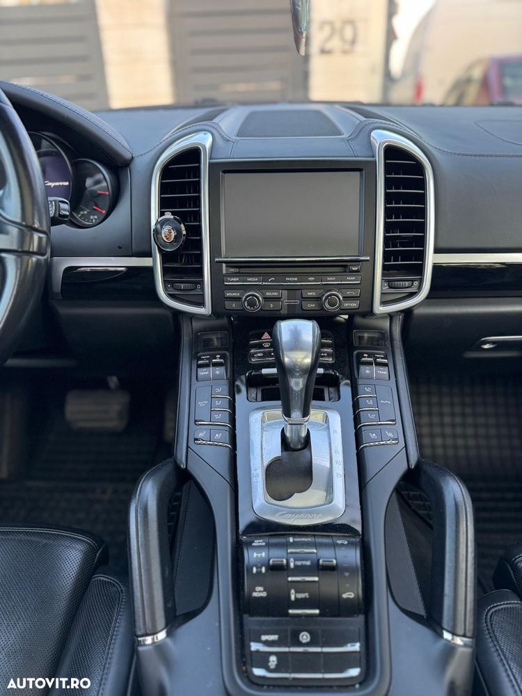 Porsche Cayenne - 28