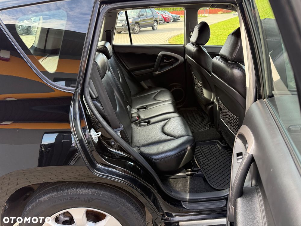 Toyota RAV4 2.2 D-4D Sol - 25