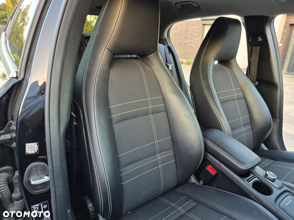 Mercedes-Benz GLA 200 d 7G-DCT AMG Line - 22