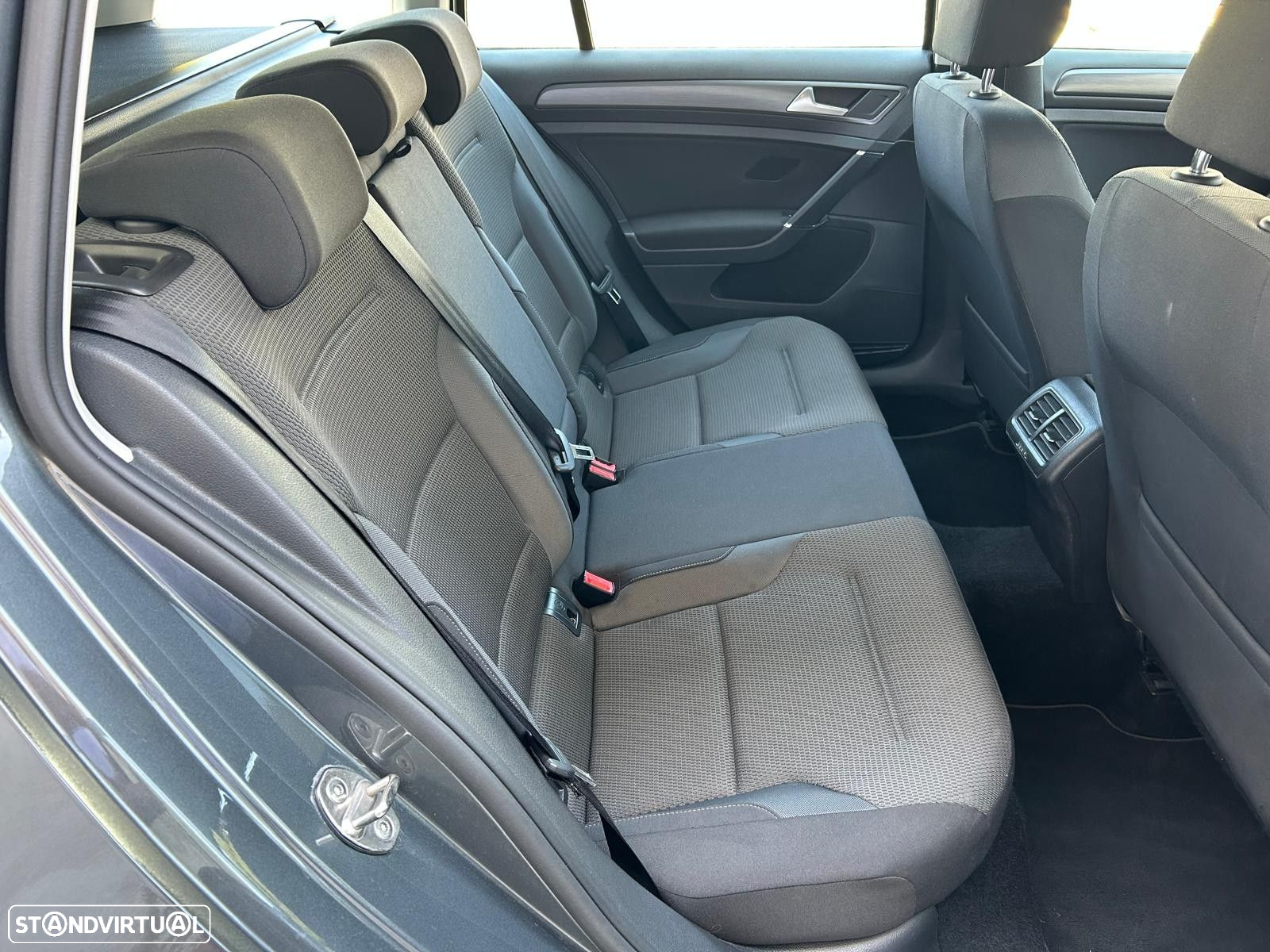 VW Golf Variant 1.6 TDi Confortline DSG - 11