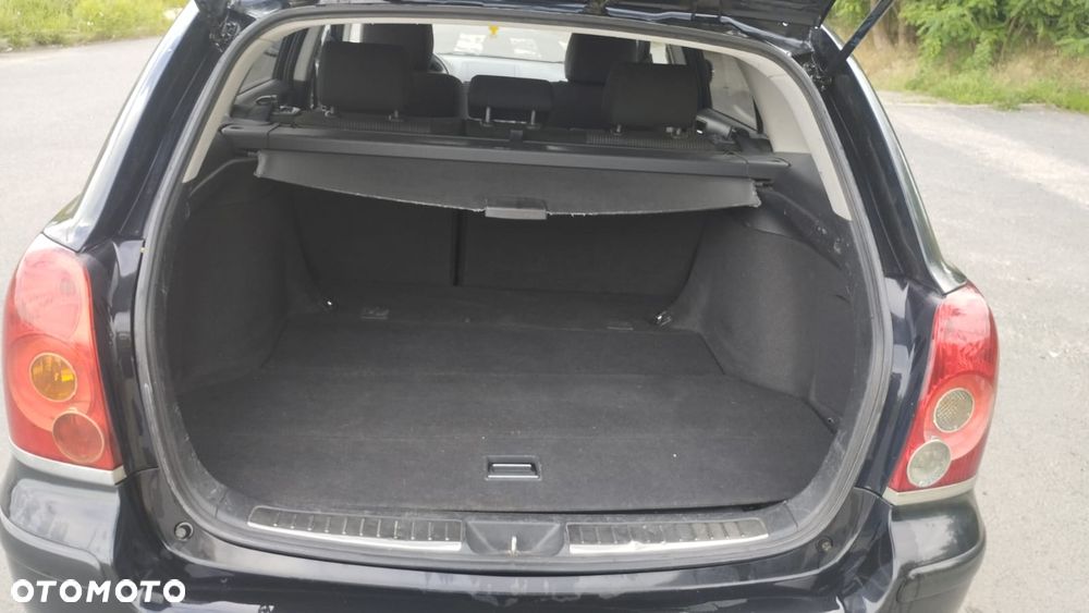 Toyota Avensis 1.8 VVT-i Sol - 13