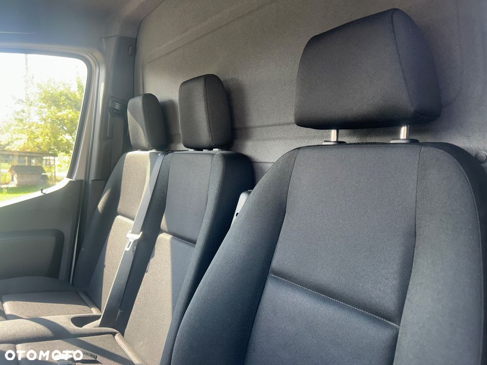 Mercedes-Benz Sprinter - 14
