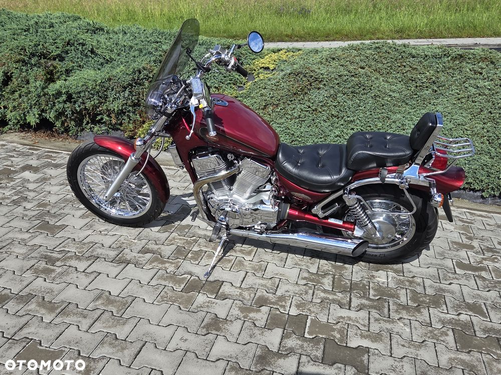 Suzuki Intruder - 25