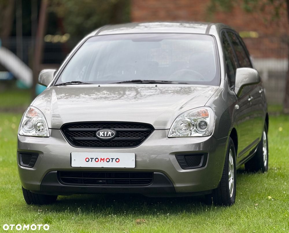 Kia Carens - 1