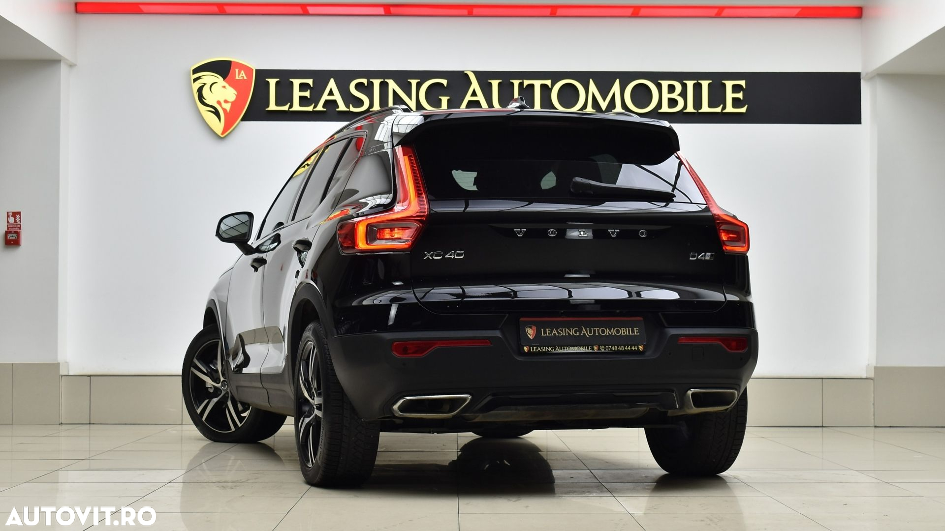 Volvo XC 40 D4 AWD Geartronic R-Design - 5