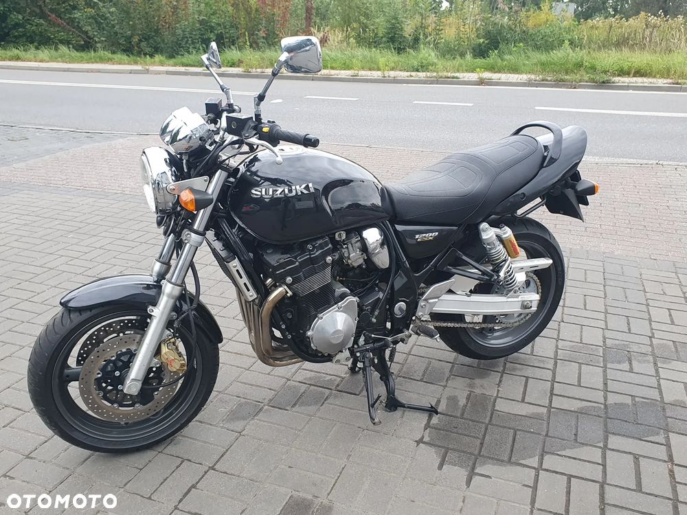 Suzuki GSX - 24