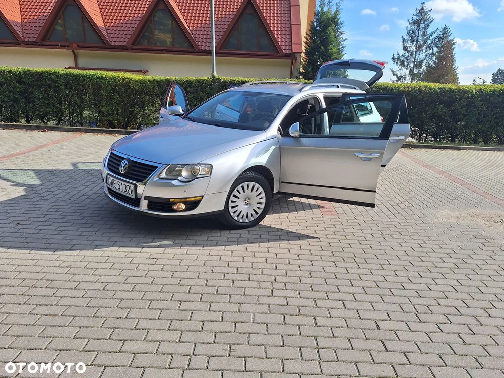 Volkswagen Passat 2.0 TDI Trendline DSG - 1