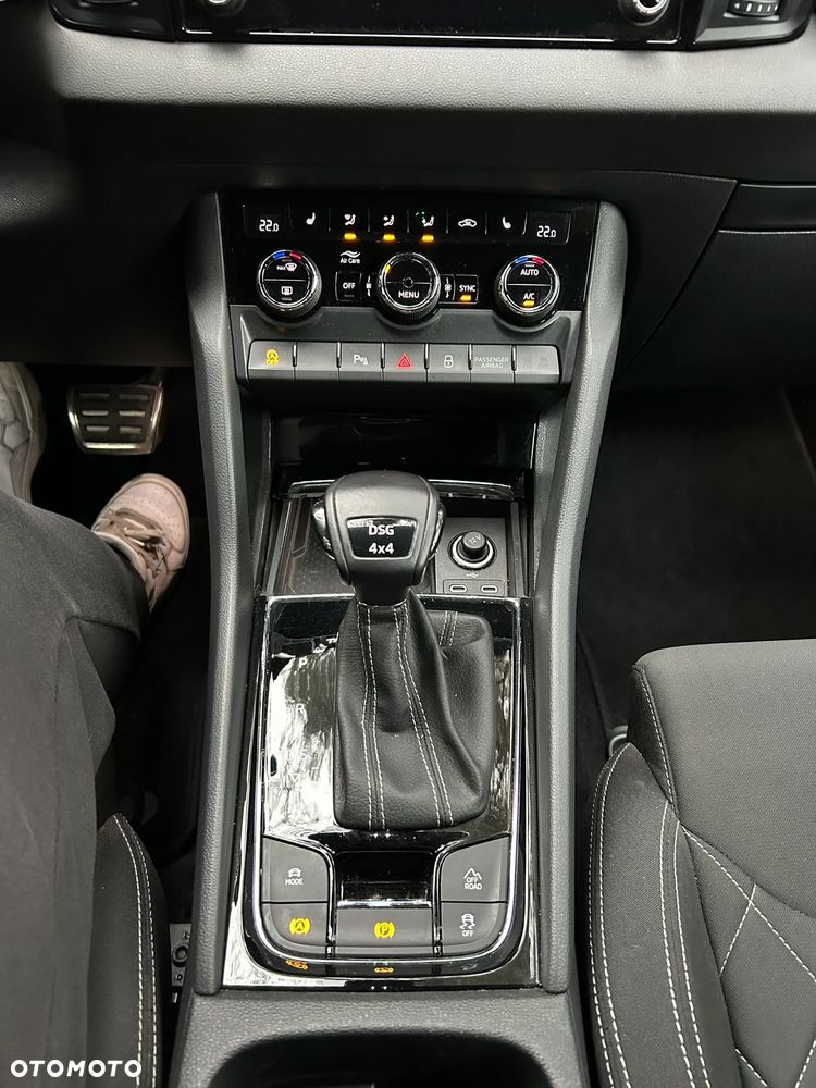 Skoda Karoq 2.0 TDI SCR 4x4 DSG Sportline - 19