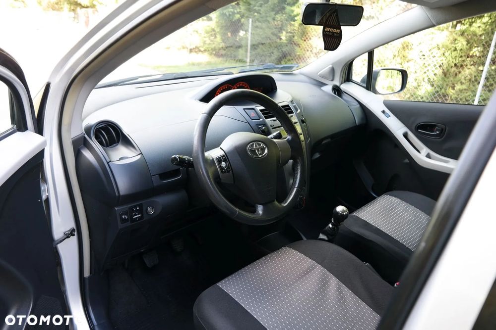 Toyota Yaris 1.33 Luna - 9
