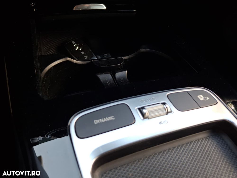 Mercedes-Benz CLA 180 7G-DCT - 30