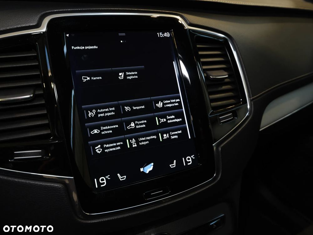 Volvo XC 90 D5 SCR AWD R-Design 7os - 32