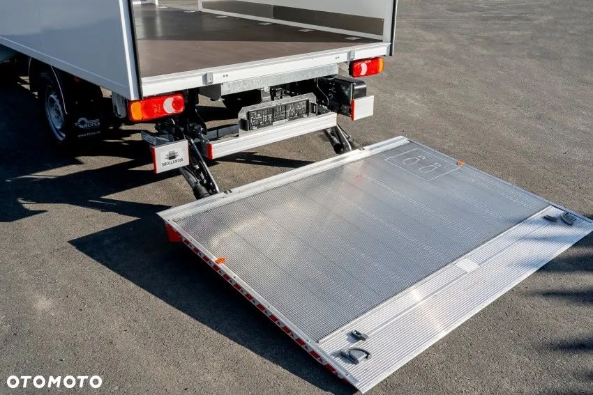 Mercedes-Benz Sprinter - 16