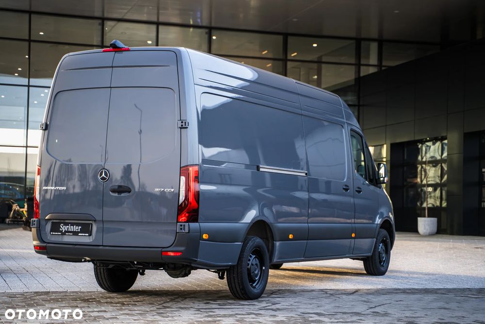 Mercedes-Benz Sprinter - 5