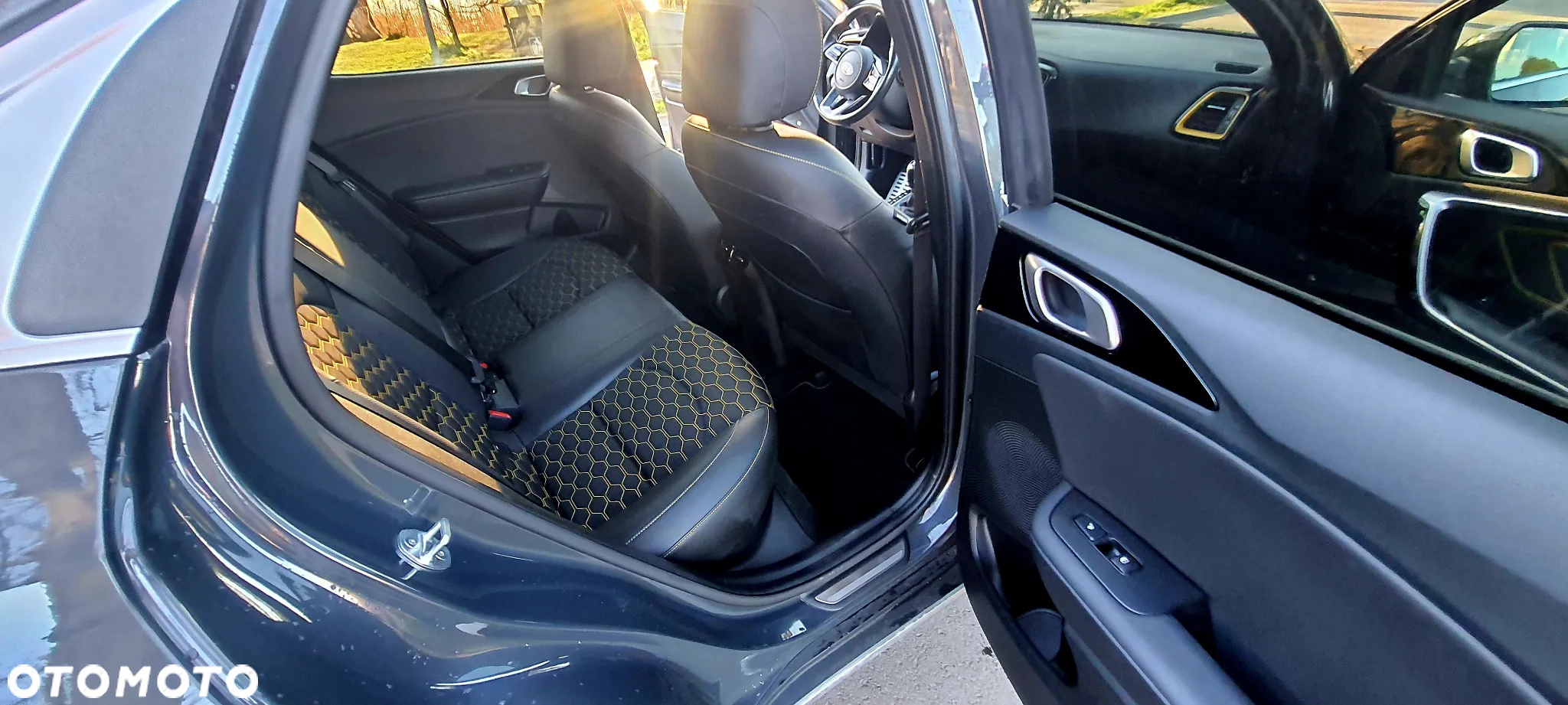 Kia XCeed 1.4 T-GDI OPF LAUNCH EDITION - 19