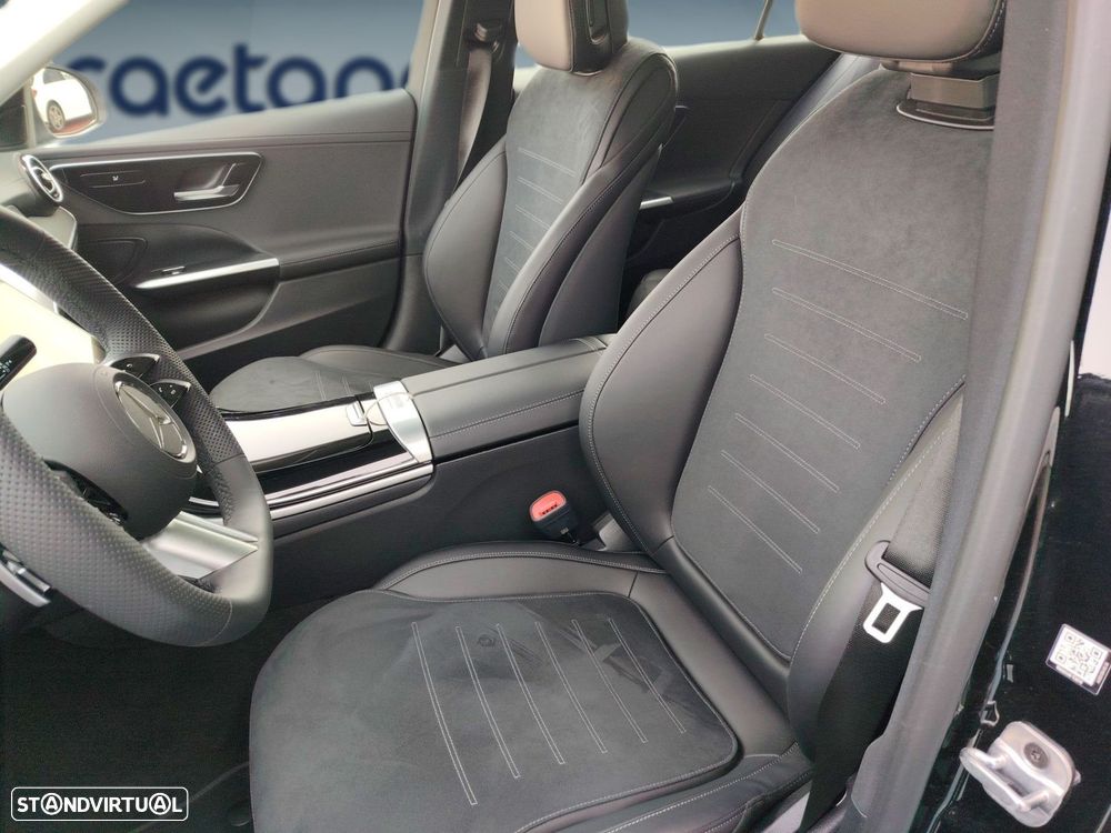 Mercedes-Benz C 300 e AMG Line — fotografia 16