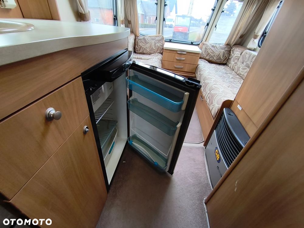 SWIFT CHARISMA 565 - 18