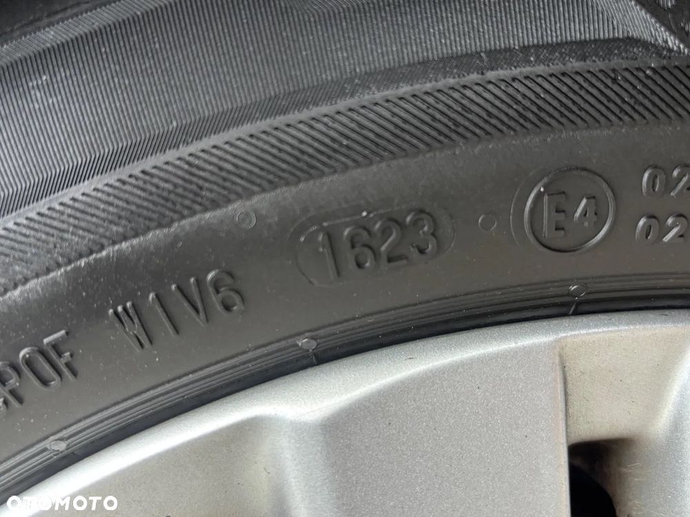 Volkswagen Touran 2.0 TDI DSG Highline - 12