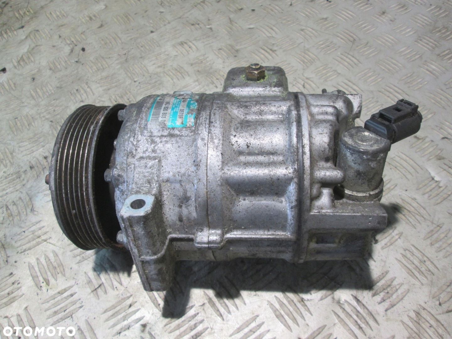 SPRĘŻARKA KLIMATYZACJI A3 8P GOLF V LEON II OCTAVIA II PASSAT B6 1K0820803Q - 1