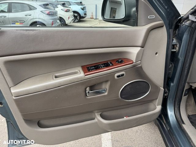 Jeep Grand Cherokee - 8