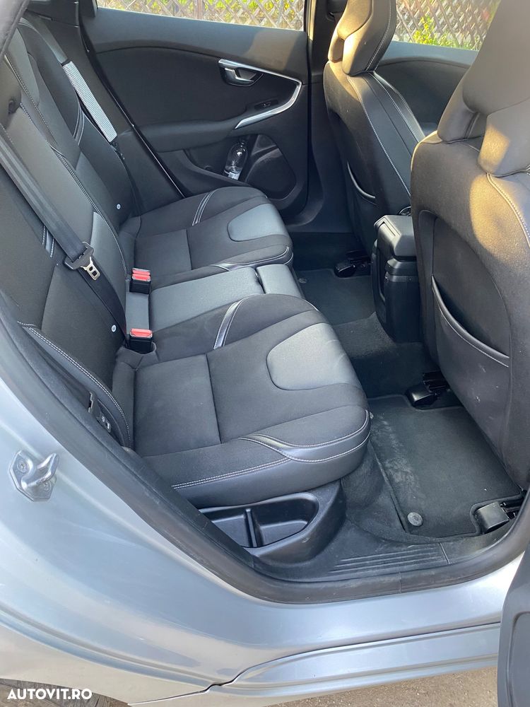 Volvo V40 D4 VEA Momentum - 9