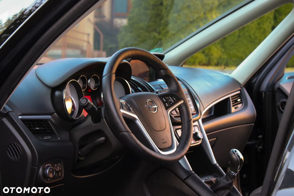 Opel Zafira 1.8 Cosmo - 33