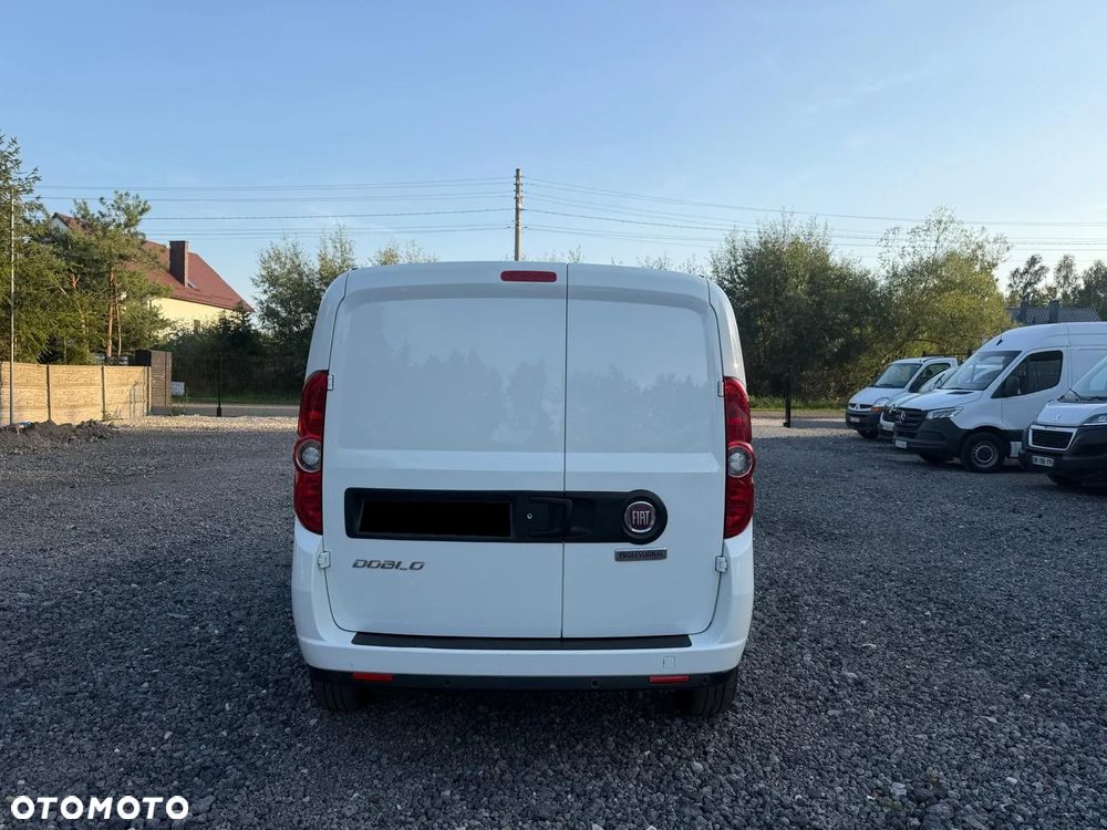 Fiat DOBLO / 1.6D / FV23% / NAJBOGATSZA WERSJA / 3 OSOBOWY / NAVI / CARPLAY - 8