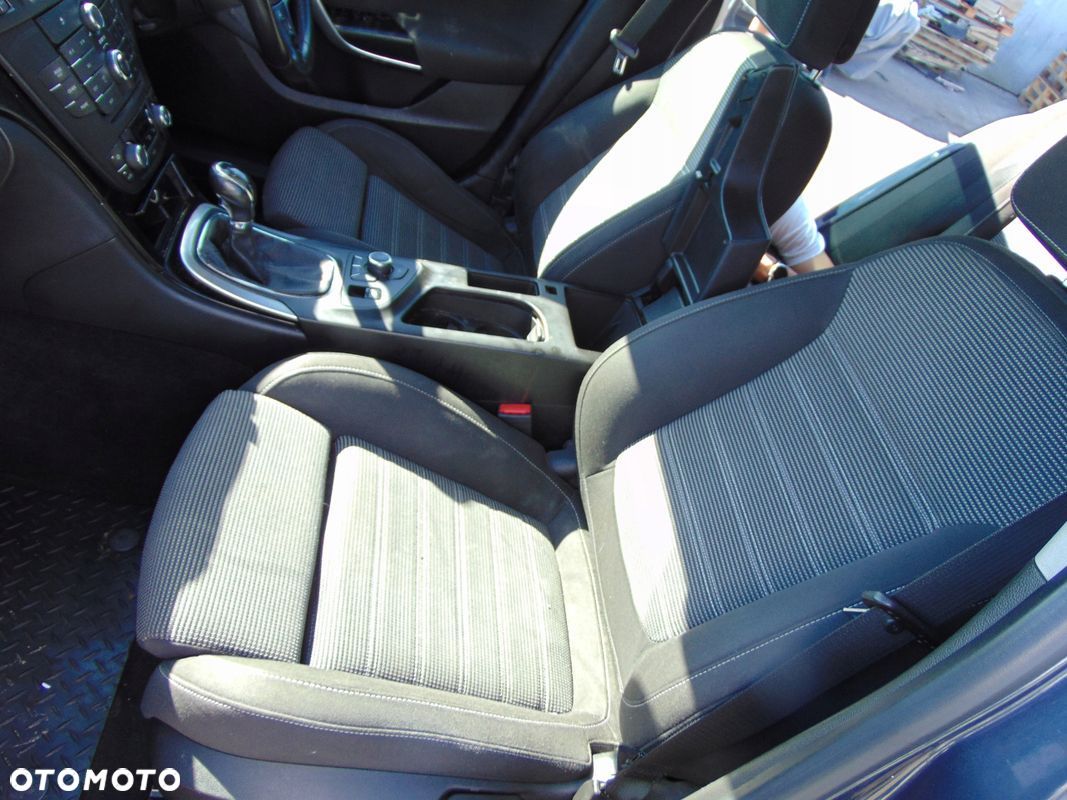 FOTEL LEWY PRZÓD MATERIAŁOWY OPEL INSIGNIA A HB - 1