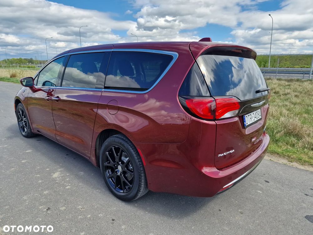 Chrysler Pacifica - 18