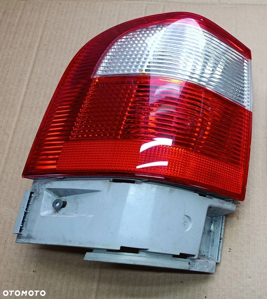 Galaxy MK1 lampa tylna tył lewa w błotnik lift EU stan bdb Ford