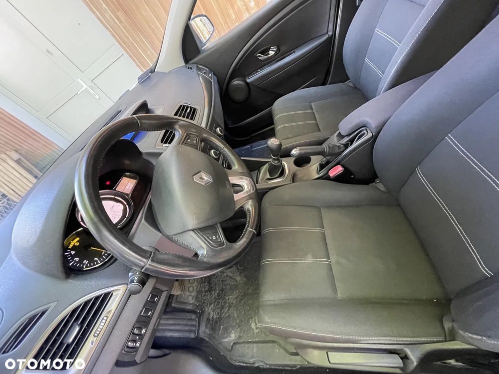Renault Megane 1.5 Blue dCi Life - 8